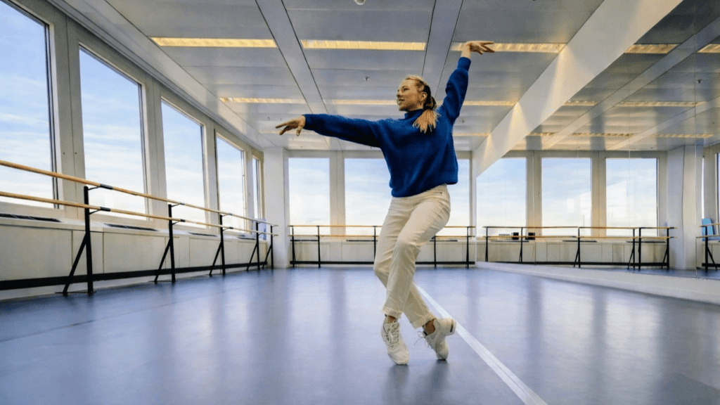 Probelektion buchen – Tanzgeheimnis Tanzschule Zürich Glattpark. Tanzschule Zürich Oerlikon. Elena Belousova.